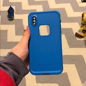 LIFEPROOF iphone xs phone case